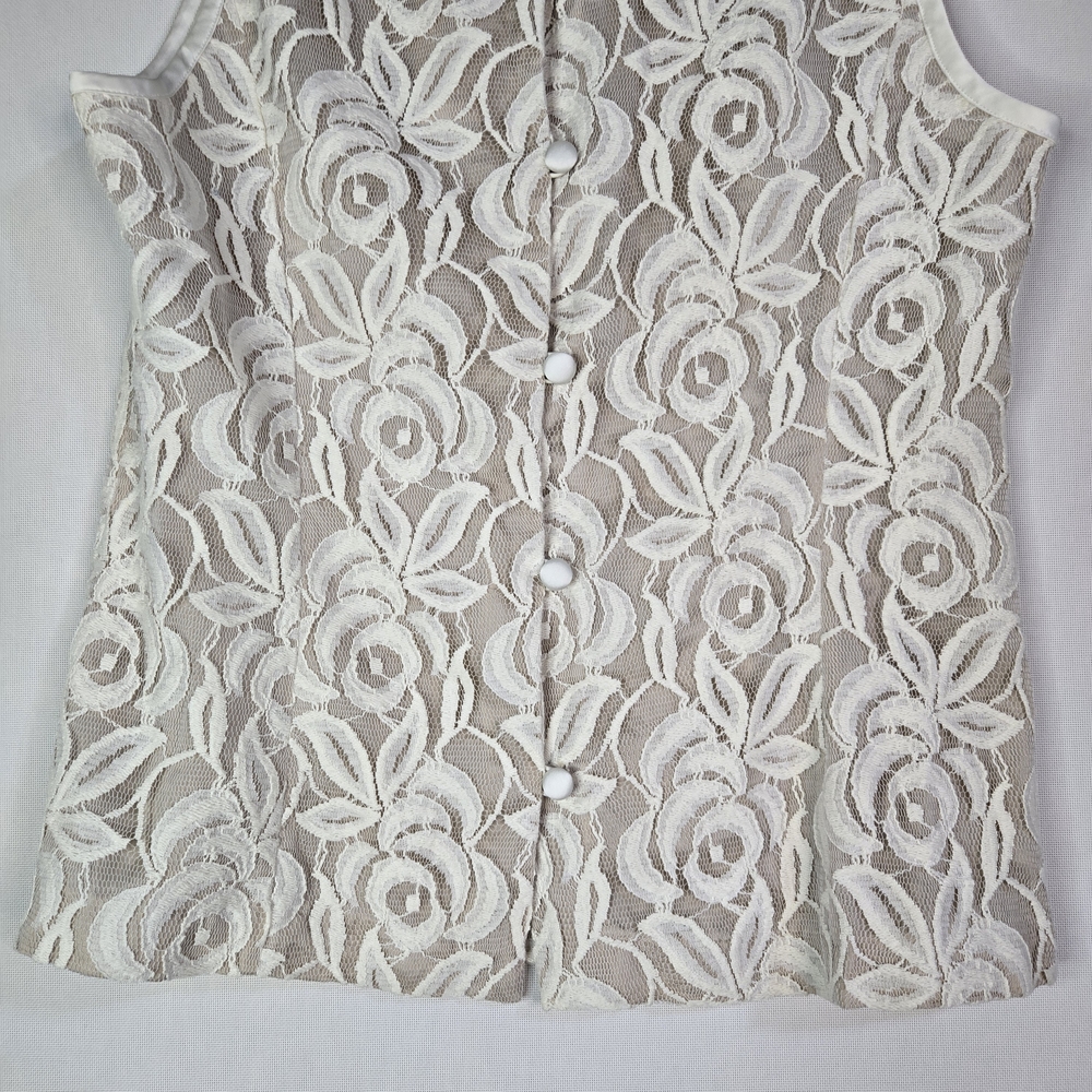 Banana Republic Size 12P Lace Overlay Sleeveless Top, Back Covered  Buttons - Picture 8 of 8